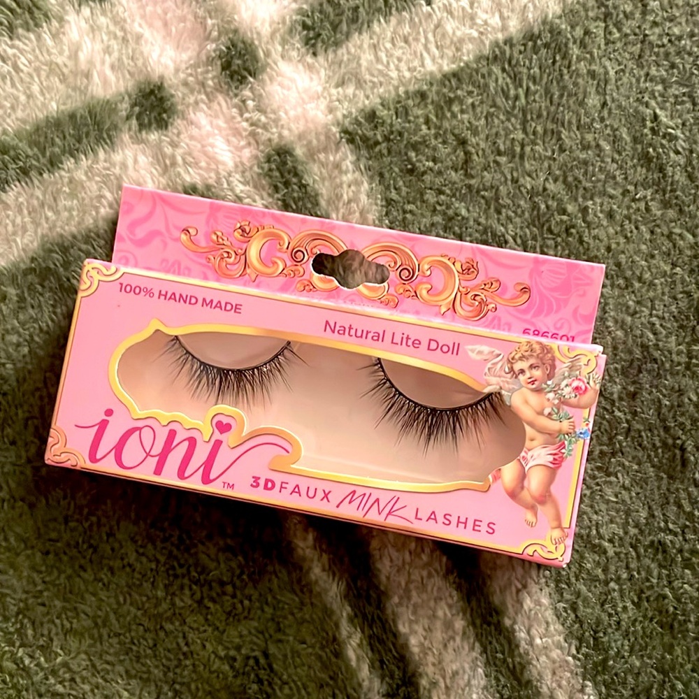New lashes mink